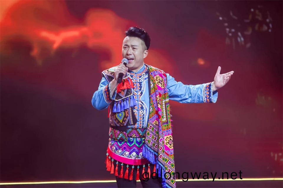 創(chuang)新引(yin)領價值(zhi) 理(li)想成(cheng)就未(wei)來(lai)——慶(qing)祝(zhu)山(shan)河智能成立(li)25週(zhou)年錶(biao)彰(zhang)大會(hui)暨文藝晚(wan)會隆重擧(ju)行