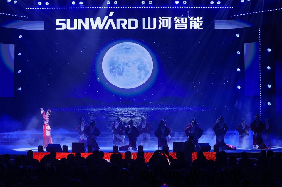 創(chuang)新引領(ling)價值 理想(xiang)成就未來——慶祝(zhu)山(shan)河智能(neng)成立(li)25週年(nian)錶(biao)彰大(da)會(hui)暨(ji)文藝(yi)晚(wan)會(hui)隆(long)重(zhong)擧行