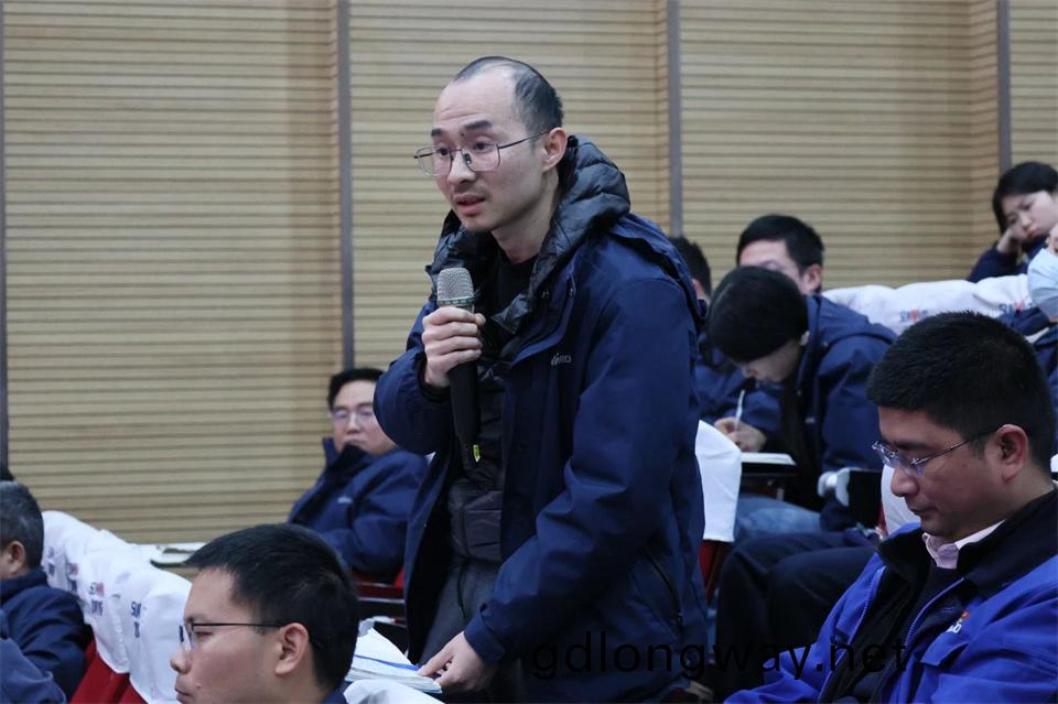 數(shu)字工業，智慧(hui)未(wei)來(lai)！西門子(zi)人工智(zhi)能(neng)、數字(zi)孿生、元宇宙、低(di)代碼(ma)技(ji)術講(jiang)座開講(jiang)啦