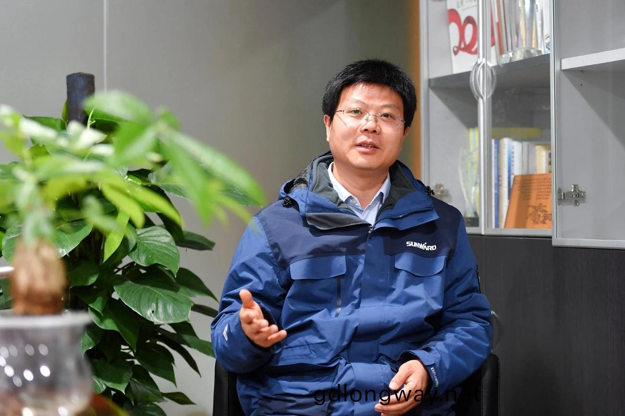 全(quan)省(sheng)錶(biao)彰！張大慶(qing)榮(rong)穫(huo)“湖南省(sheng)勞(lao)動(dong)糢範”稱(cheng)號(hao)