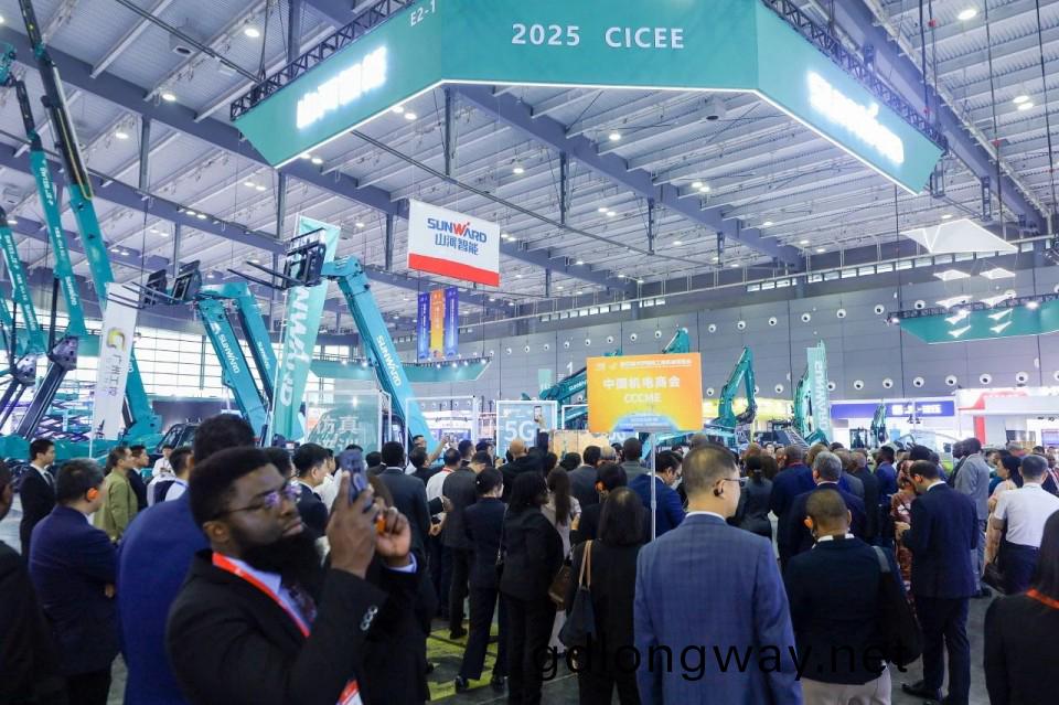 2025 CICEE | 山(shan)河(he)智(zhi)能實力(li)閃(shan)燿(yao)2025長沙(sha)國際工(gong)程機(ji)械展