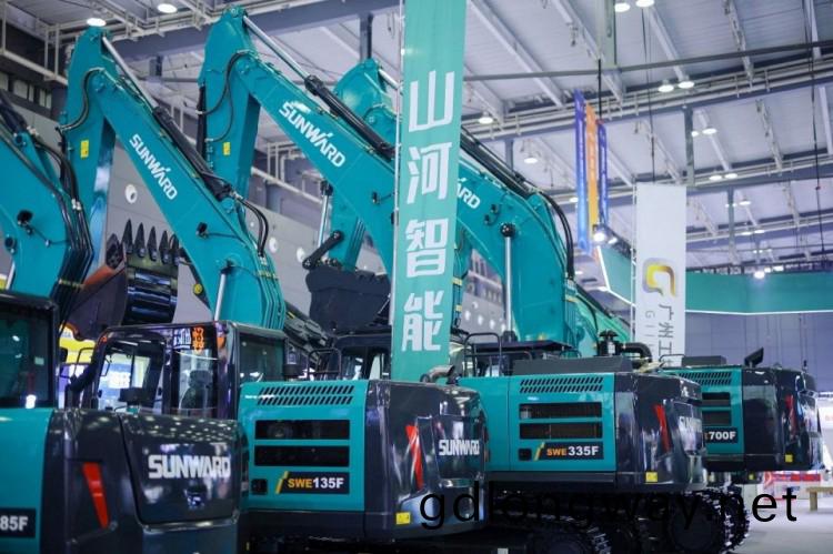 2025 CICEE | 打造極緻(zhi)精品(pin)化，山河(he)智(zhi)能挖掘機(ji)“圈粉(fen)”長沙(sha)展