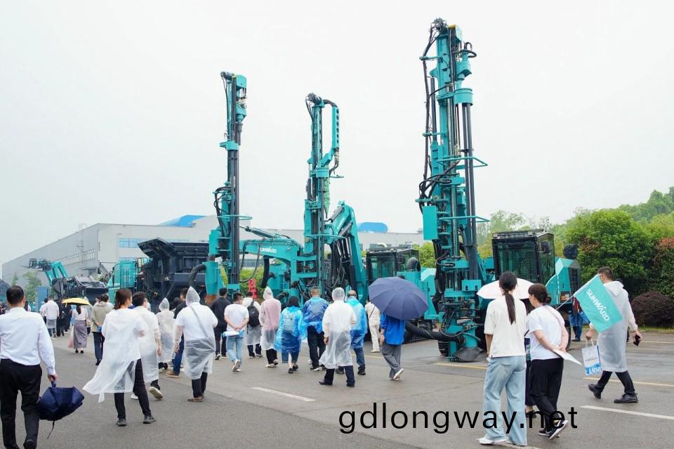 2025 CICEE | 圓滿(man)收官(guan)！山河(he)智能展區亮(liang)點精(jing)綵(cai)迴顧